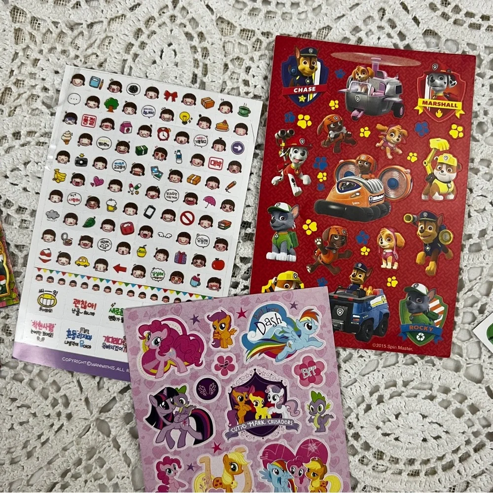 Sticker lot, kid approved - Picture 12 of 15